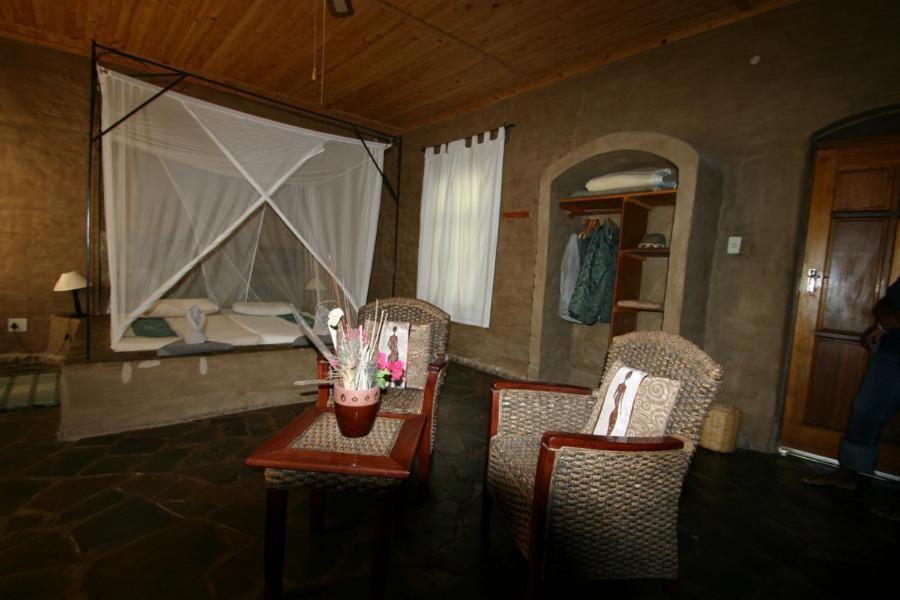 Fort Sesfontein Lodge & Safaris エクステリア 写真