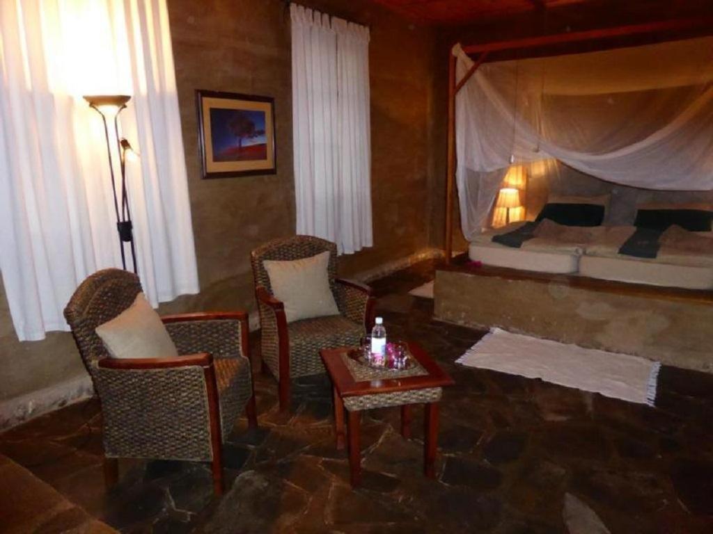Fort Sesfontein Lodge & Safaris エクステリア 写真