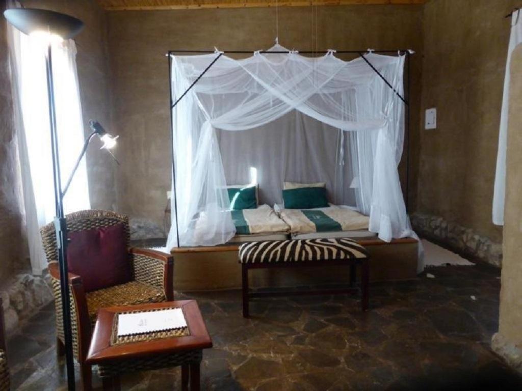 Fort Sesfontein Lodge & Safaris エクステリア 写真