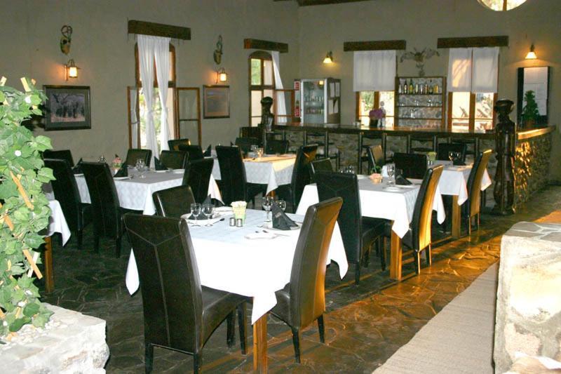 Fort Sesfontein Lodge & Safaris エクステリア 写真
