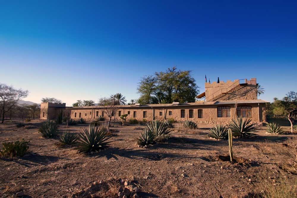 Fort Sesfontein Lodge & Safaris エクステリア 写真