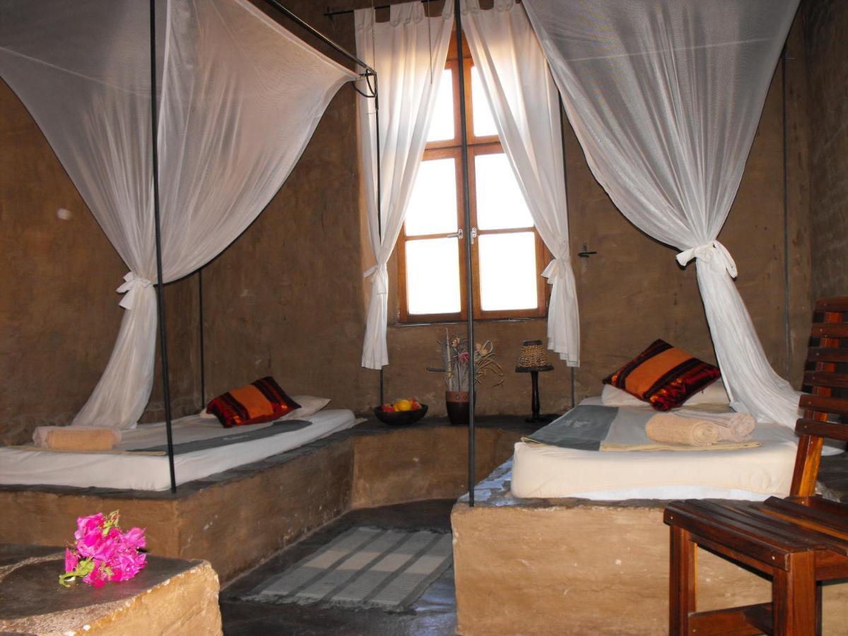 Fort Sesfontein Lodge & Safaris エクステリア 写真